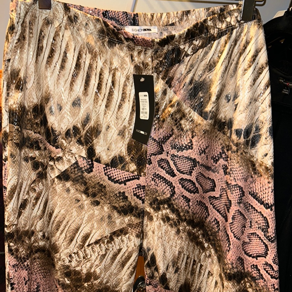 Quarter length short tights